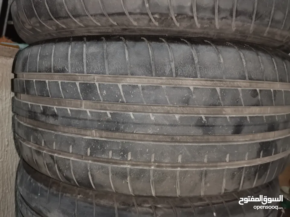 كوشوك Goodyear 225/50/R17 مستعمل بحالة ممتازة