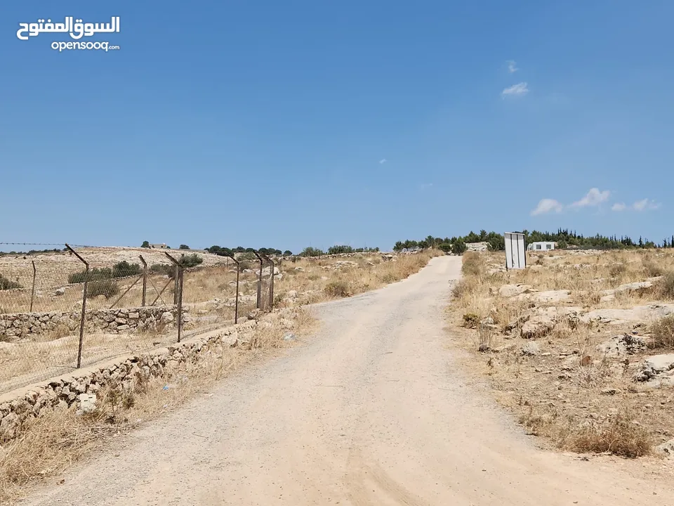 ارض للبيع مميزه في بدر الجديده 4700م ذات اطلاله عاليه في حي الاميرات على شارعين