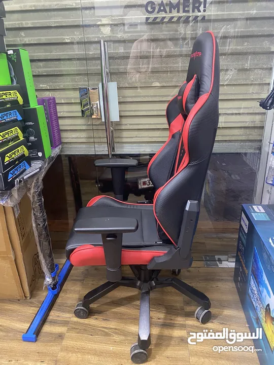 Dxracer Valkyrie Gaming Chair 3 months used