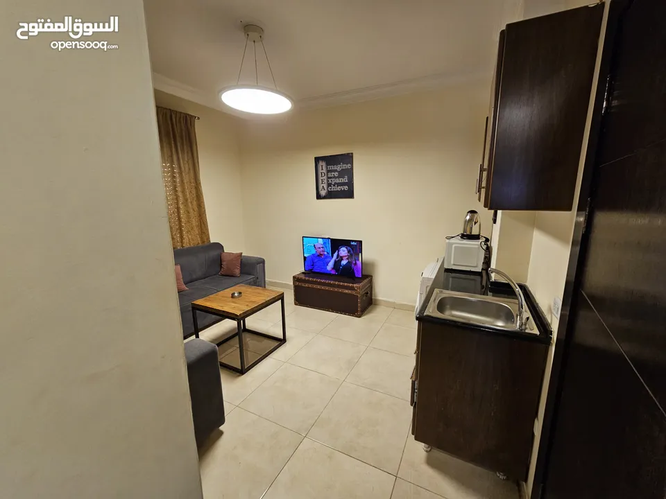 استوديوهات سوبر ديلوكس يومي او أسبوعي للإيجار في عمان السابع  يوجد تكيف مركزي و خدمة الواي فاي ومجهز