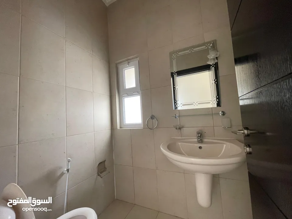 شقة غير مفروشة في دير غبار ( Property 39510 ) سنوي فقط