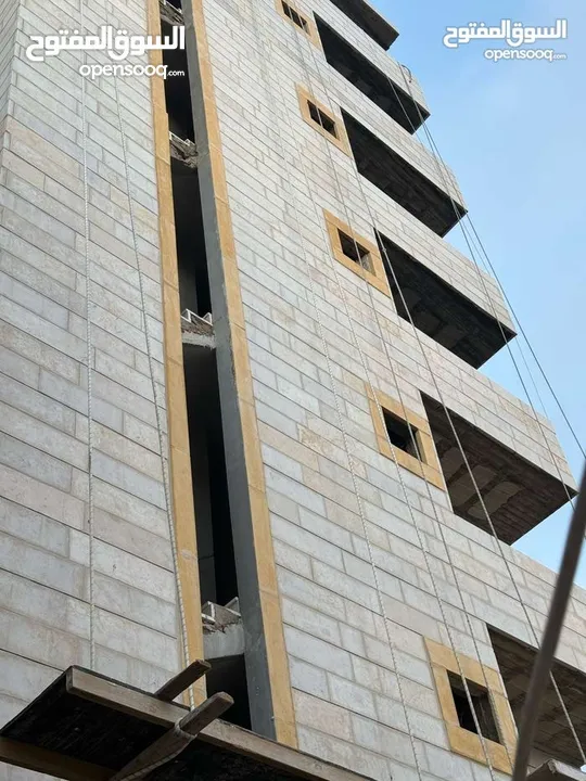 شقه للبيع بحرق السعر بأرقى المناطق في الخليل