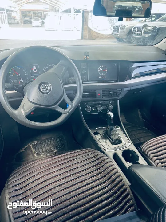 Volkswagen e-bora 2019