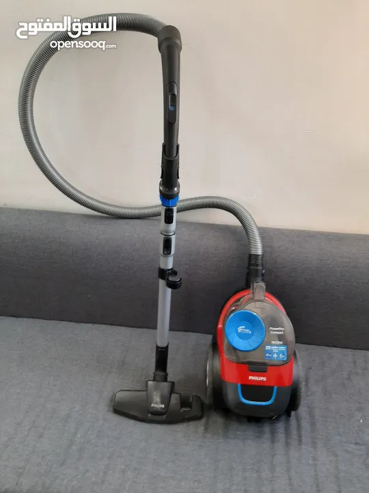 مكنسة كهربائية ماركة فيليبس بدون كيس 1900 واط  شغاله 100% قوة شفط عاليه جدا  Phillips vacuum cleaner