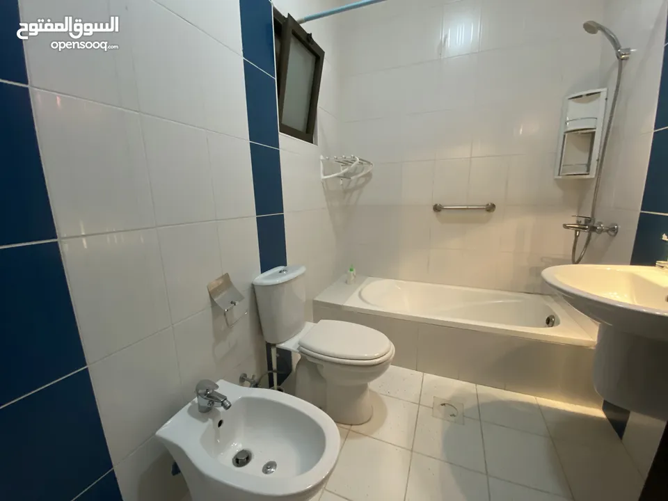 شقة غير مفروشة للإيجار 190م2 ( Property ID : 37114 )