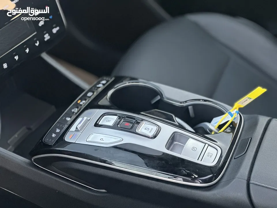 هونداي توسان/2022 Plug In فل الفل فتحة سقف بانوراما  4x4 ///271Hp   ( Haybrid) 1600cc