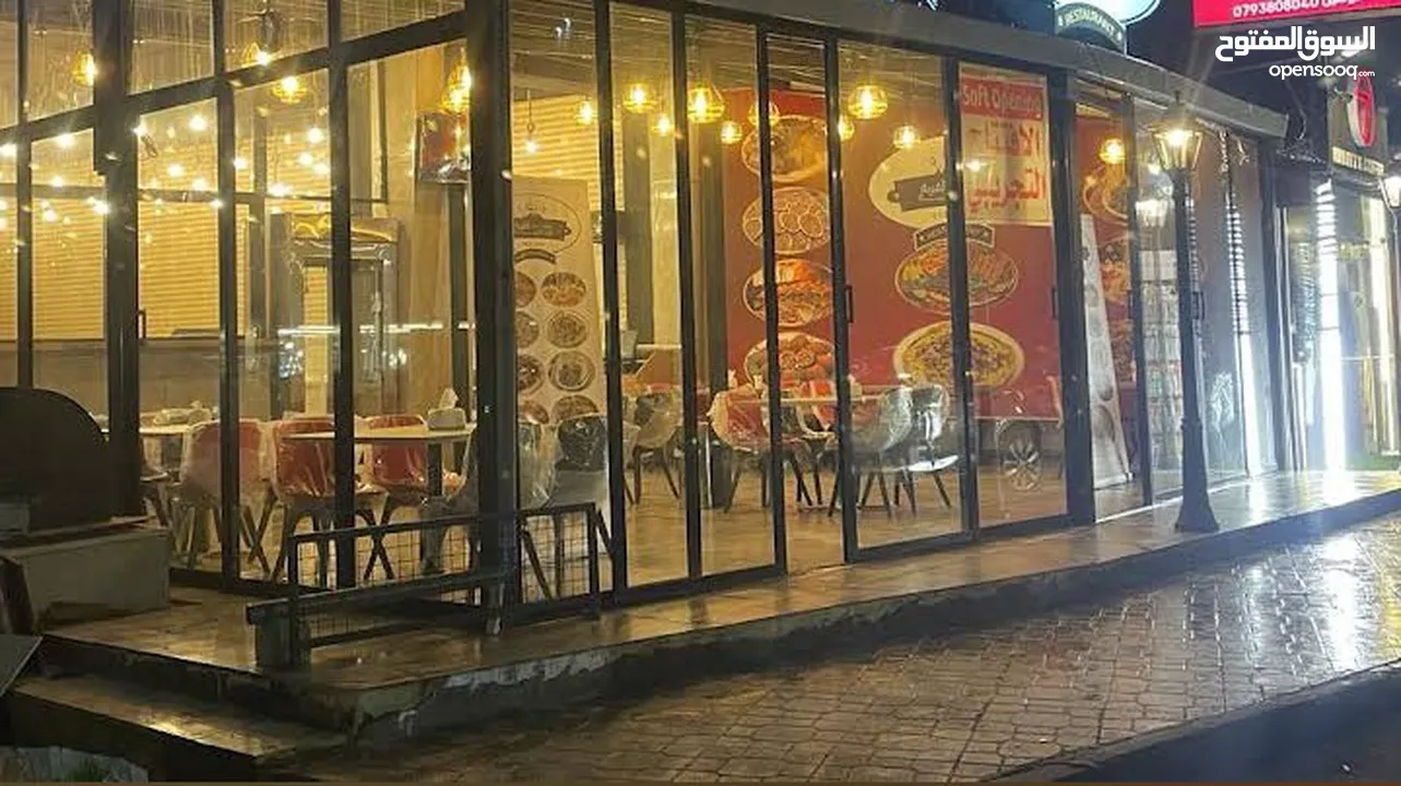 مطعم للبيع بعدة او بدون السابع خلف الملكية بسعر مغري بعدم التفرغ