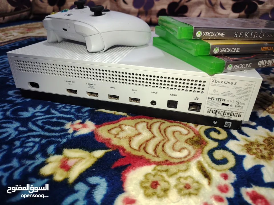 XBOX ONE S 1 T  بحاله منتازه جدا