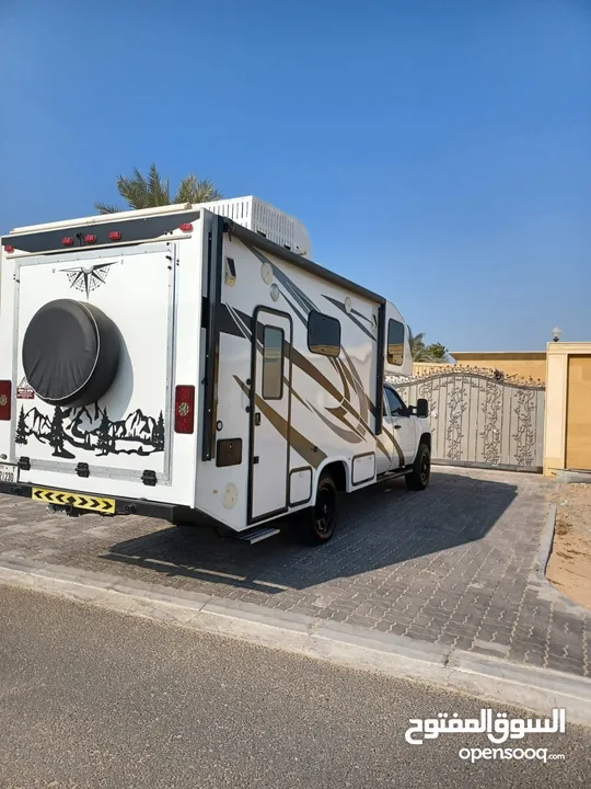 كرفان ‎. السيارة جي ام سي 3500 GMC) فورويل دبل  caravan ارضي موديل