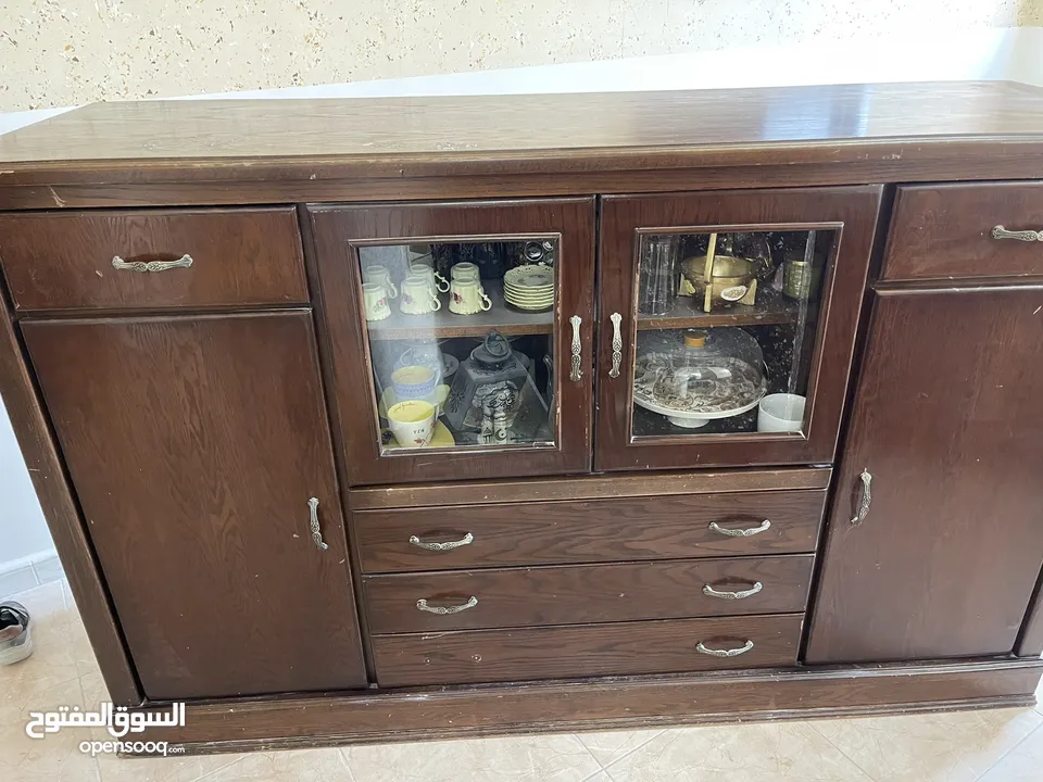دولسوار بني خشبي
