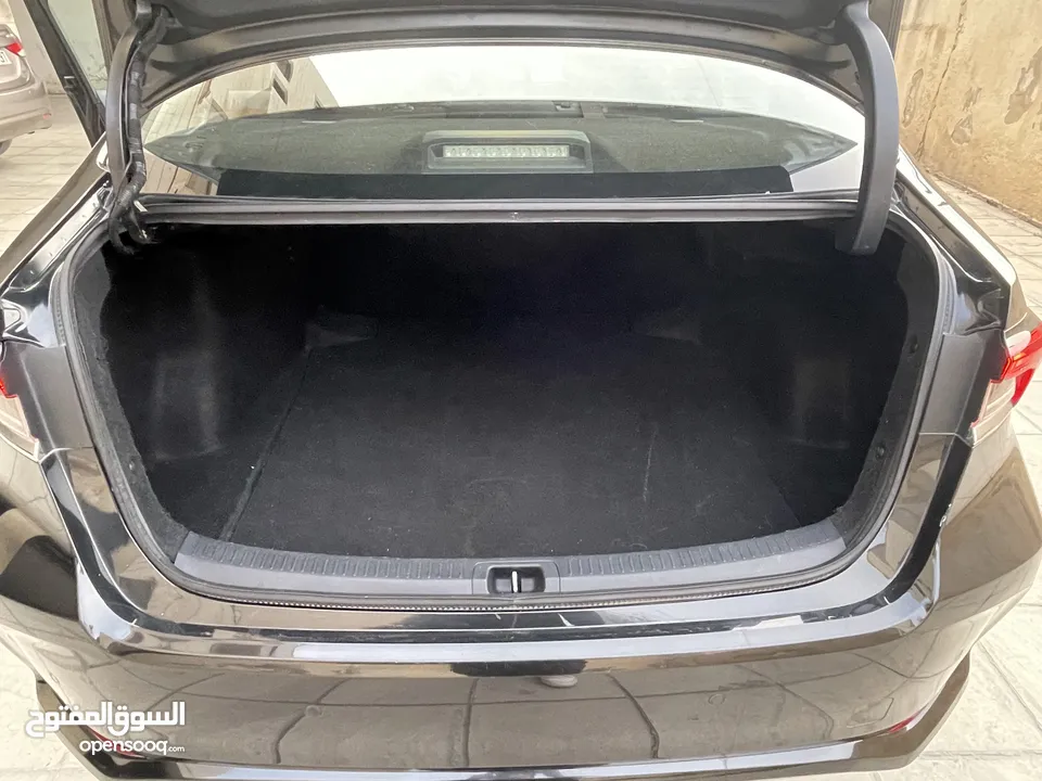 Toyota Corola 2019 Excellent Condition •	سنه الصنع 2019 •	وارد المركزية - بحالة الوكالة •	صيانه وكال