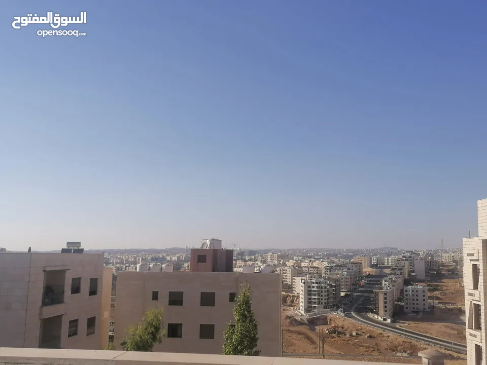 بيت مستقل اربع شقق طابقية على شارعين شارع المطار حجار النوابلسة مقابل الخارجية لقطة !!