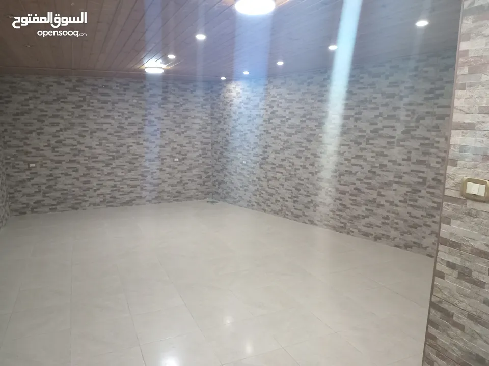 الرابية شقة طابق ارضي للبيع