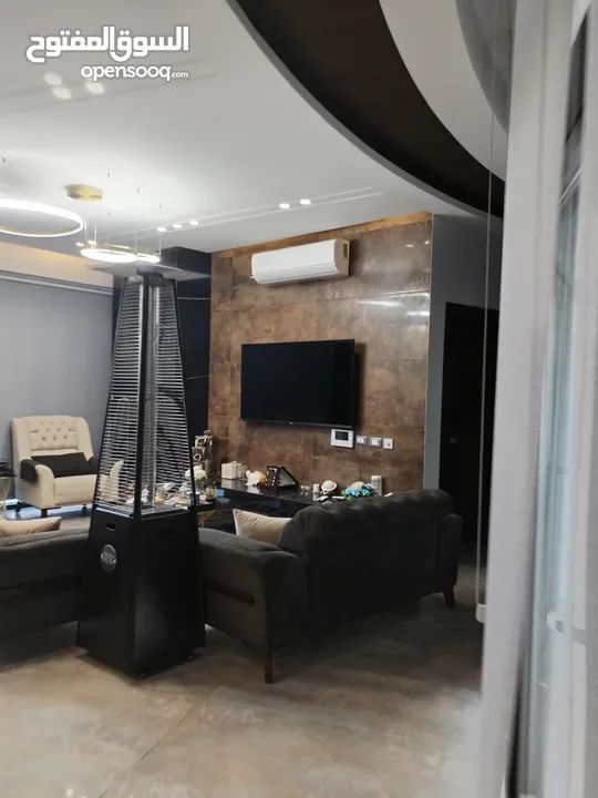 من أجمل مزارع تل الرمان بالقرب من مطعم خيل و ليل مزروعة مميزة تصميم عصري