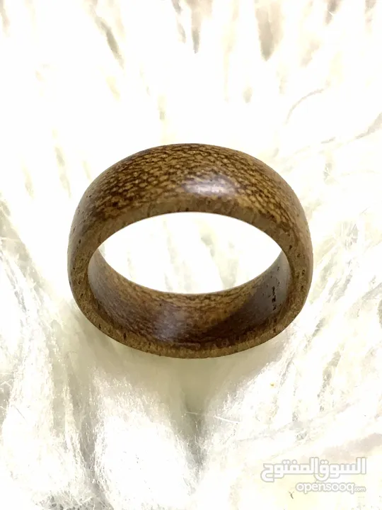 خاتم دبلة من الخشب الطبيعي