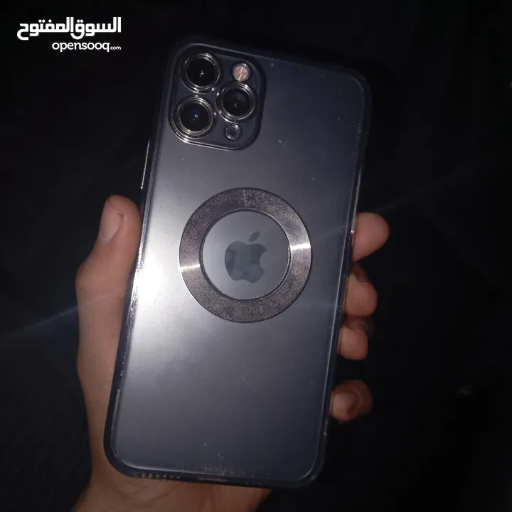 iPhone 11p جيجا 256 ***يوجد دائرة سوده بشاشة مش أمثره بالمرة