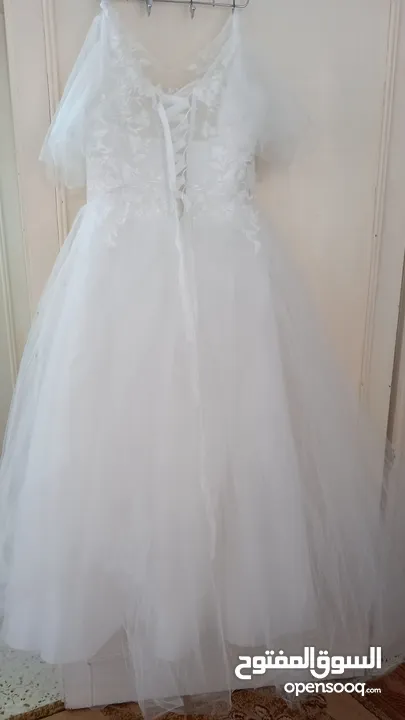 فساتين زفاف عدد 2 من jolly chic  مقاس xl  و 4xl للبيع