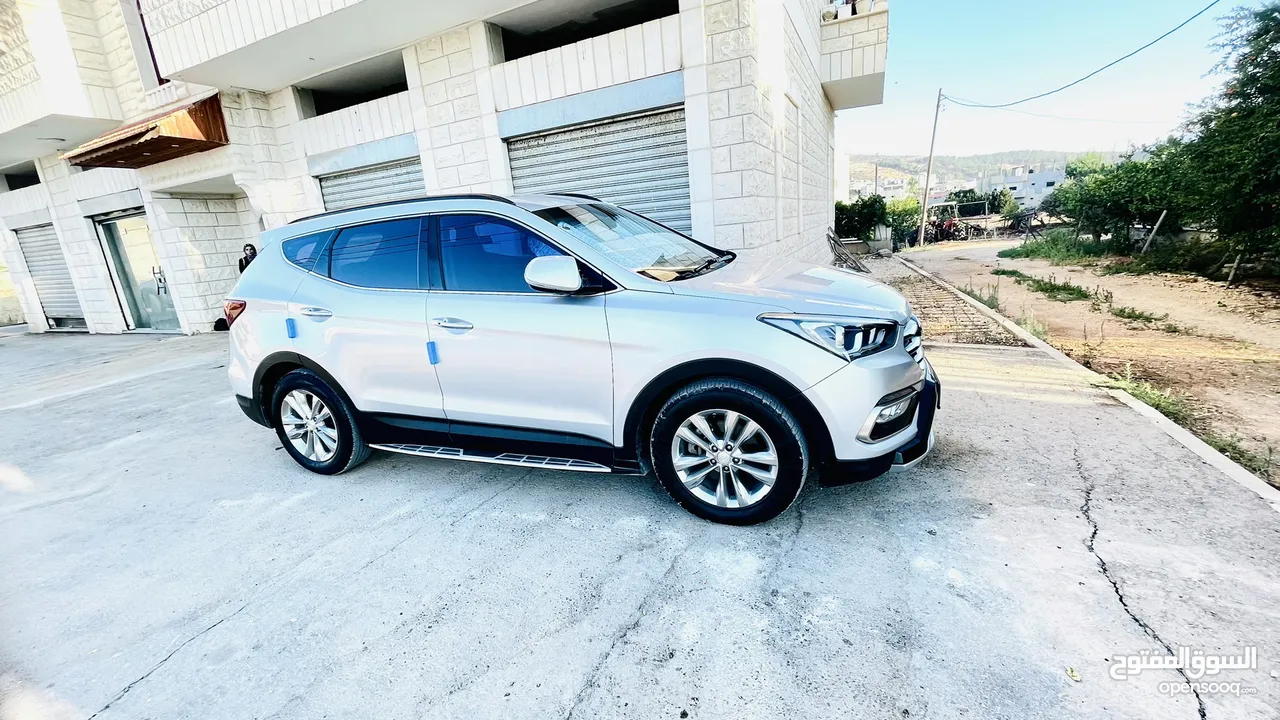 هيونداي سانتافيه دفع رباعي - بحالة ممتازة داخليا وخارجيا - GLS  Hyundai SantaFe