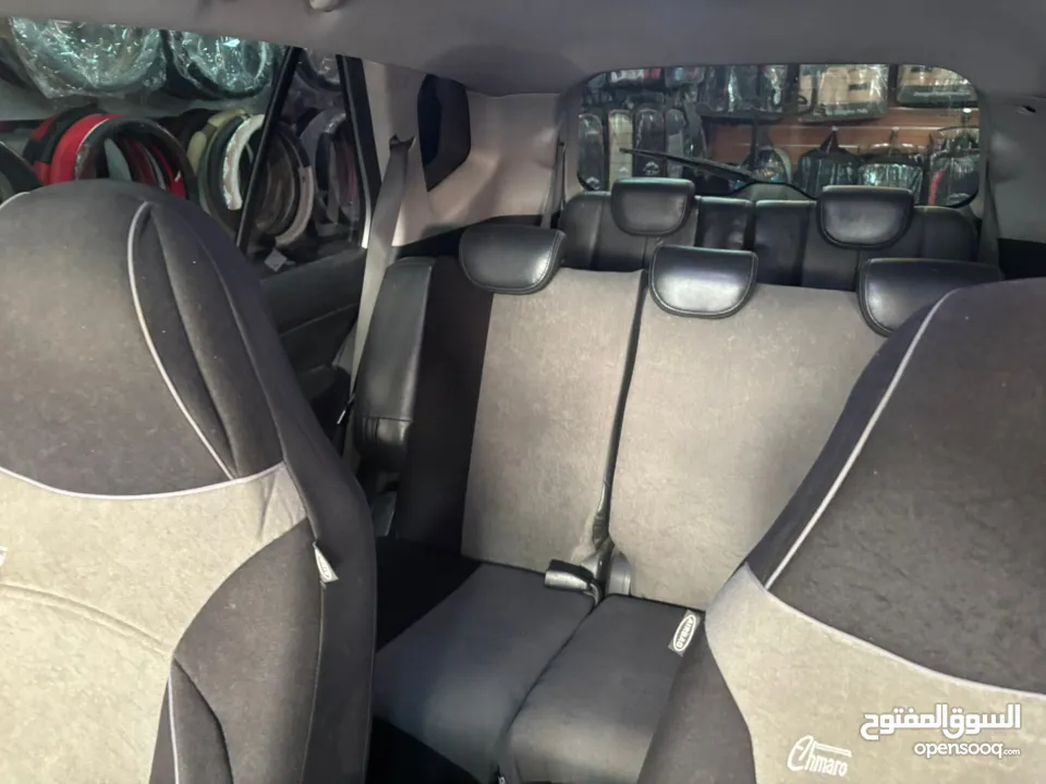 جيب كيا كارينز 2009