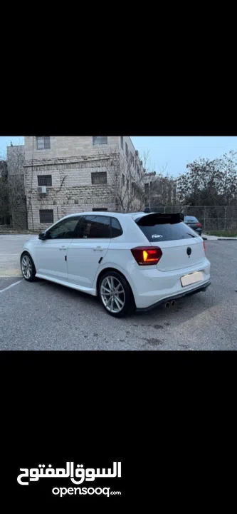 Vw polo اوتوماتيك اصل 1000 تيربو بنزين  فللللللللللل عدا فتحه  سياره بحاله الوكاله