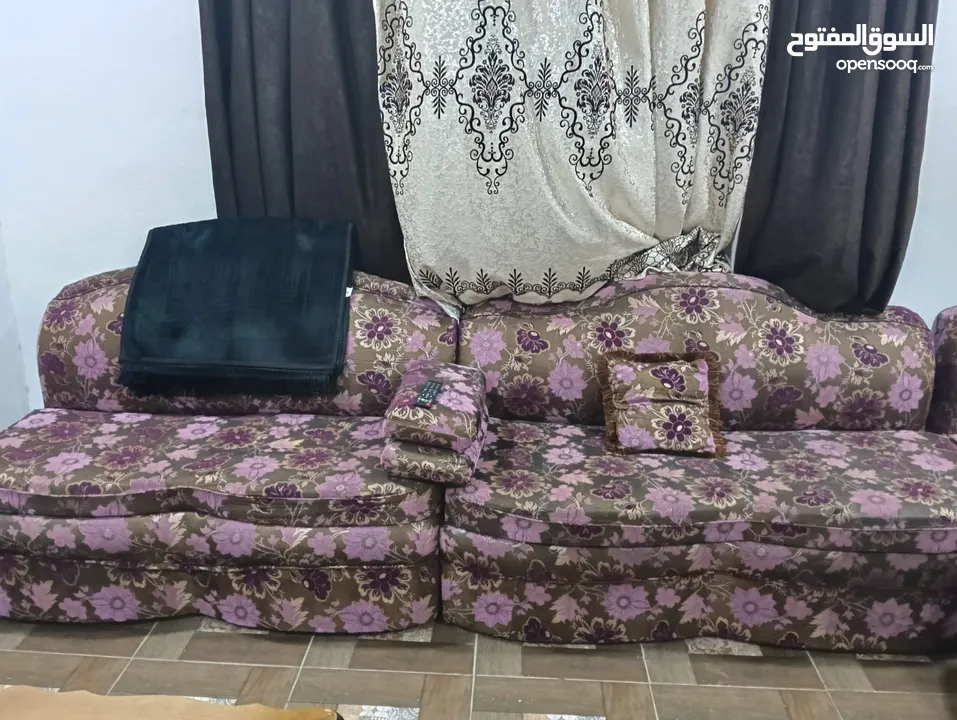 موجود طقم كورنر للبيع في المزار الشمالي  نضيف بحال جديد جاحز للاستخدام الكورنر تفصيل قابل للتفاوض