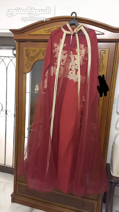 قفطان على شكل فستان
