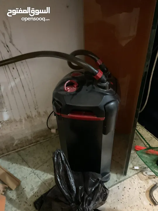 حوض سمك كبير + فلتر خارجي + طاوله من الزجاج