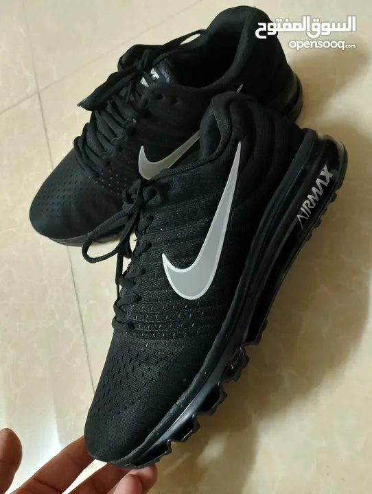 حذائين .NIKE AIR MAX اصليات وكاله لساتهم جداد