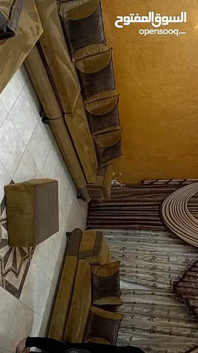 طقم كنب شبه جديد تفصيل 9مقاعد