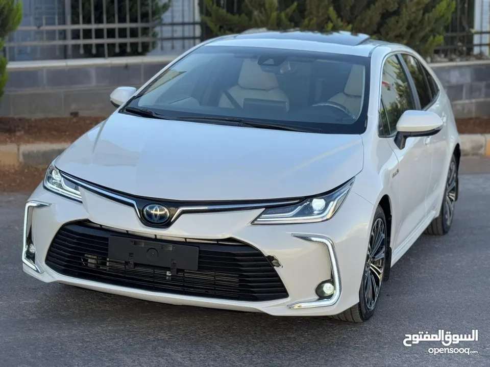 Toyota Corolla 2022 كورولا هايبرد  محرك 1800 cc هايبرد   * تصلح للاعفاءات