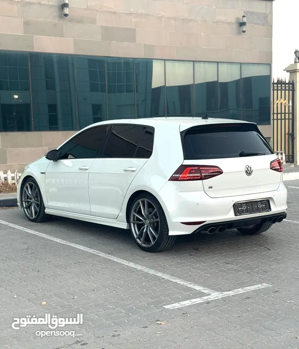 VOLKSWAGEN GOLF R 2016