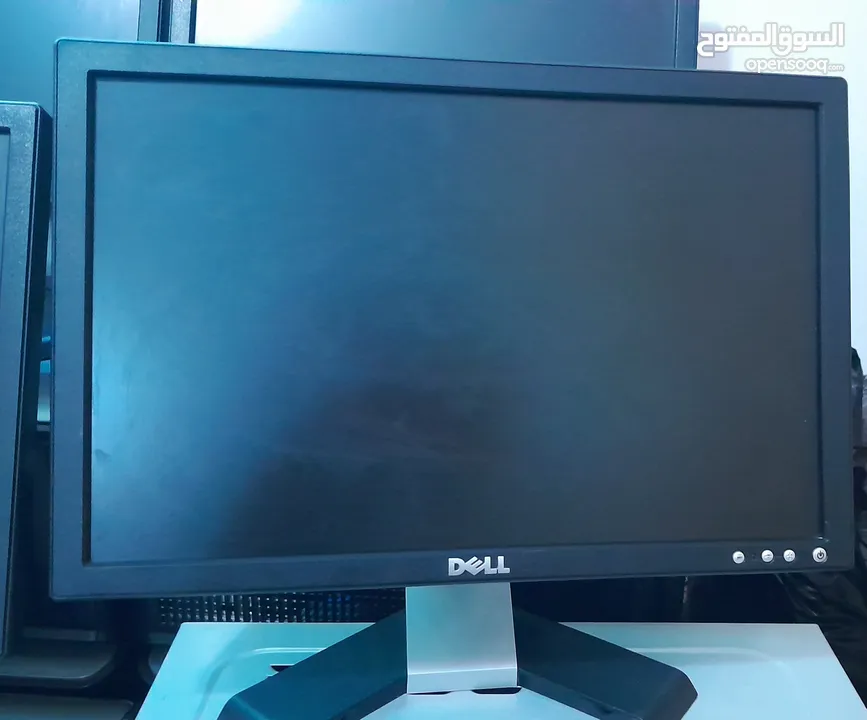 كمبيوتر نوع dell  4GB RAM Core i2المعالج 128 ssd  260GB مع شاشة وكيبورد وماوس