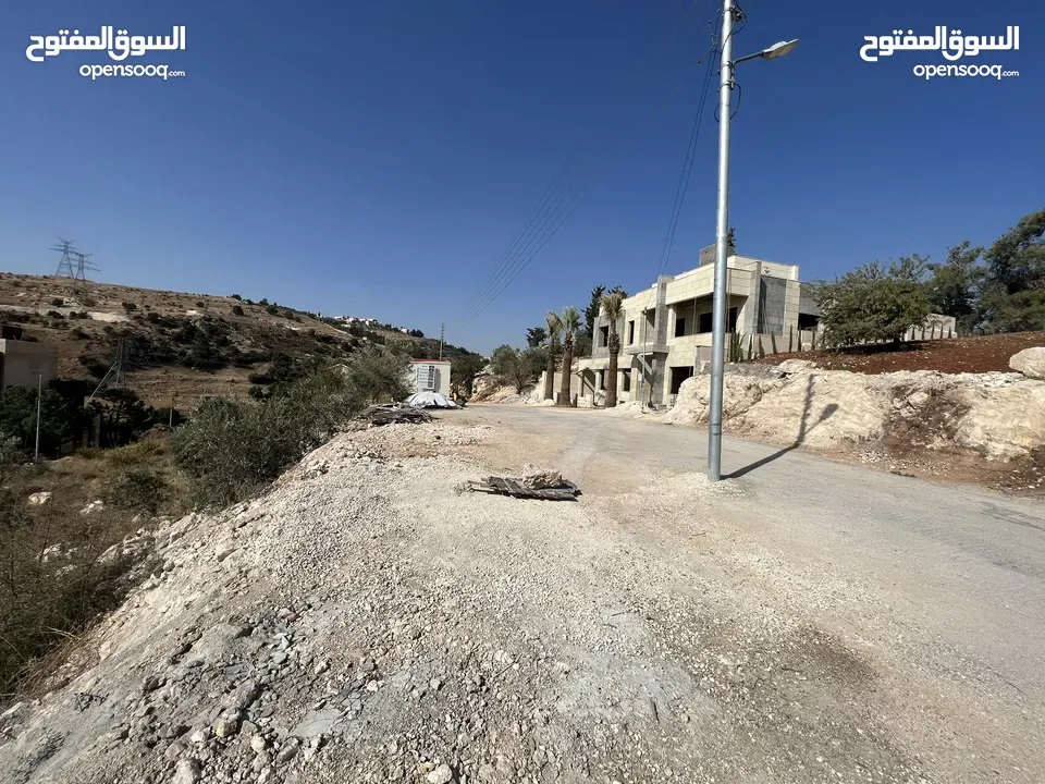 (1)ارض للبيع في الرباحية الجنوبية بمساحة 599 متر منطقة جديدة و هادئة جداً فلل جديدة