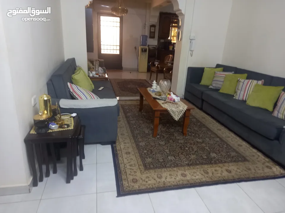 شقه طابقيه