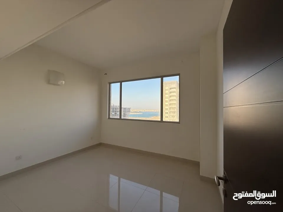 Stunning 2-Bedroom Apartment with Breathtaking Sea Views in Amwaj Islands!