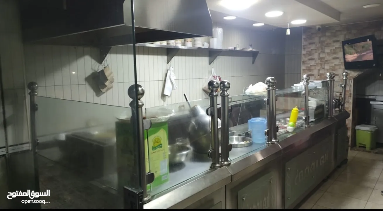 مطعم حمص وفول وفلافل للبيع المستعجل
