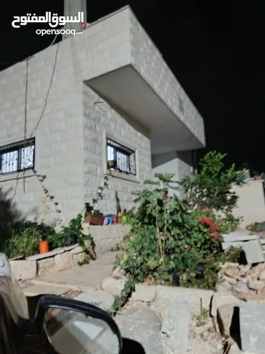 بيت للبيع في قرية عوريف جنوب نابلس