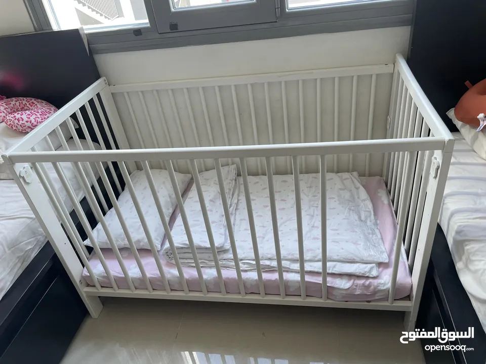 سرير أطفال إيكيا : اثاث وغرف نوم اطفال مستعمل : حولي السالمية (228000148)
