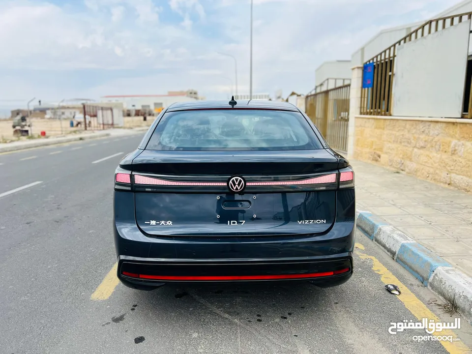 عرض حصري و مغري على اخر سيارتين  Volksvagen id7 2023 pro zero