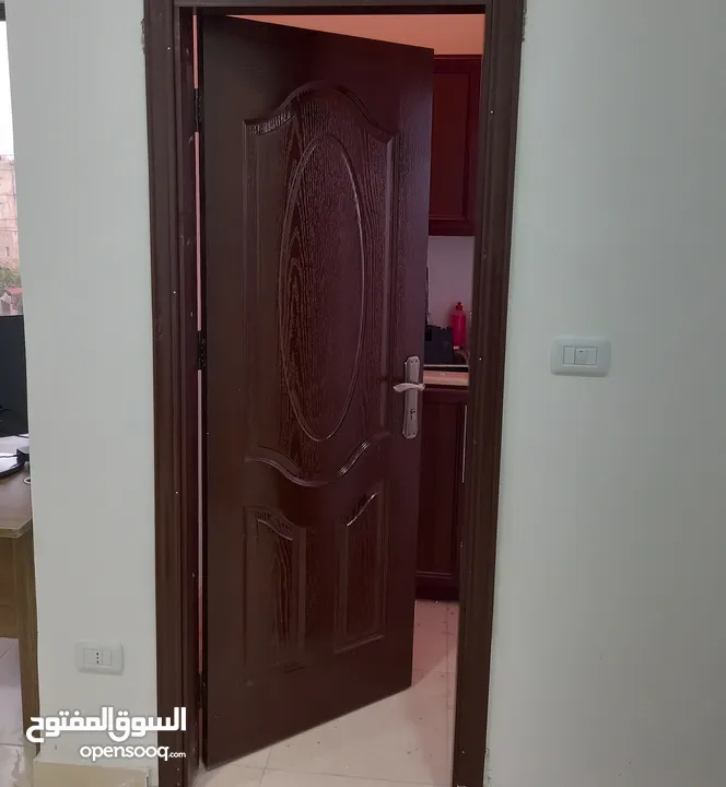 منجرة الاقصى لتفصيل الابواب وصيانة الابواب المكسورة