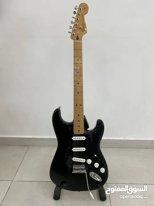 Fender Standard Stratocasterجيتار فندر ستراتوكاستر