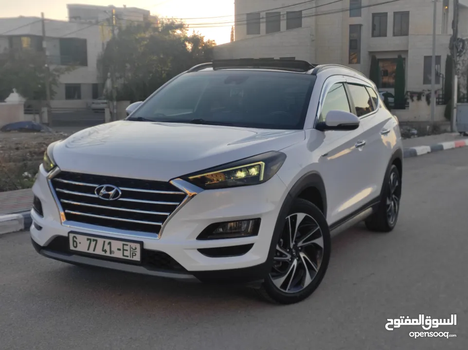 هونداي توسان بنزين فل مسكر اضافات دفع رباعي جيب بالكرتونة قطارة بالمصروف
