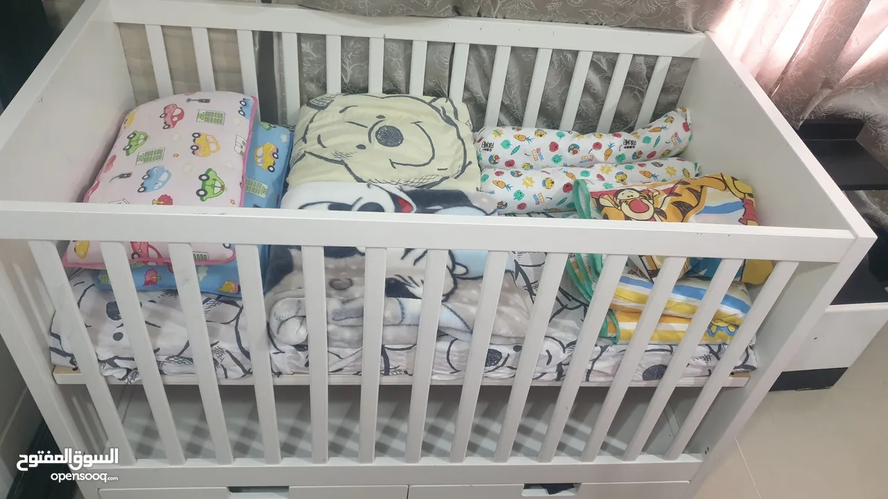 سرير أطفال قابل للتعديل طبقتين ( ايكيا )