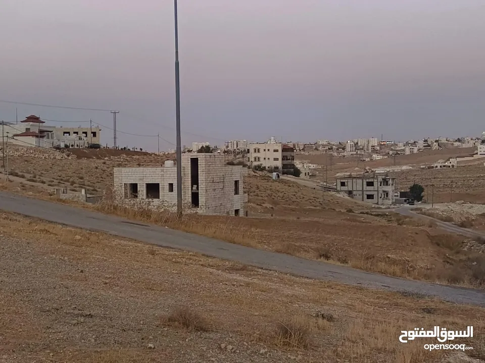 قطعة ارض مميزة جدا في ضاحية المدينة