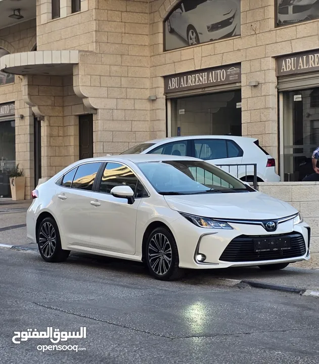هايبريد تويوتا كورولا كهرباء & بنزين