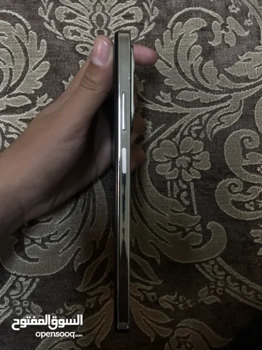 تلفون infinix hot 40i بحالة جيدا مع كرتونة وشاحن الاصلي +كفر