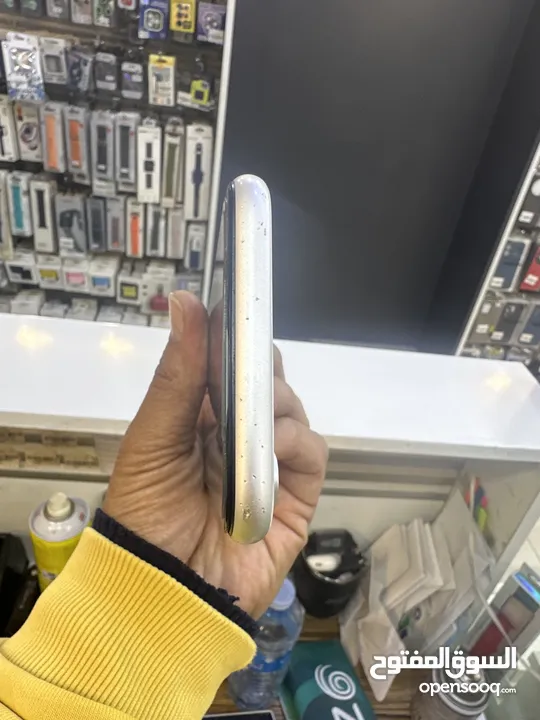 iPhone XR 64G  مستعمل بطارية ‎%‎77