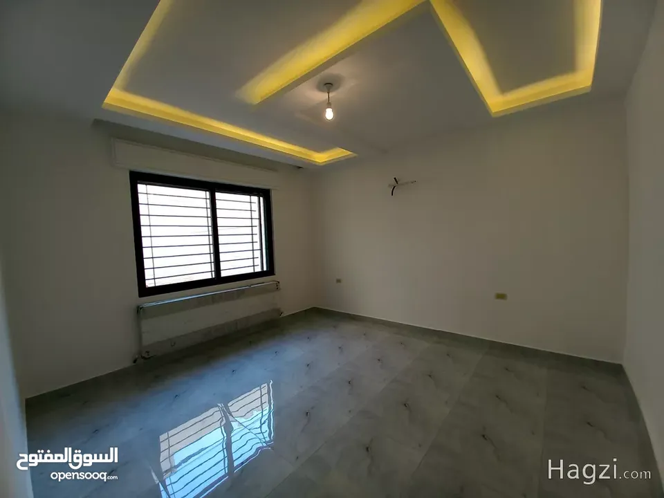 شقه مميزه مع ساحه كبيره للبيع في اجمل مناطق ام اذينه ( Property ID : 30090 )