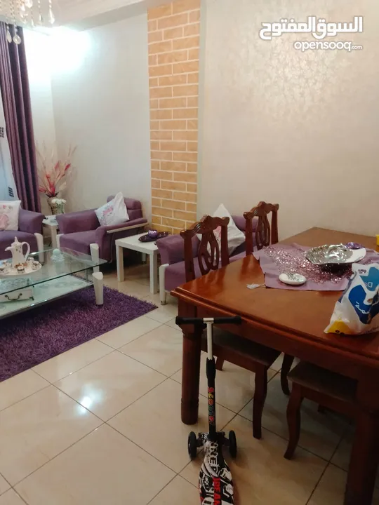 طقم كنب +طاولة سفرة خشب ثمانية مقاعد