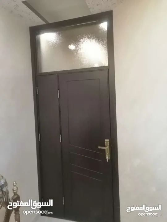 نشتري جميع انواع شبابيك ابواب المنيوم وابواب خشب